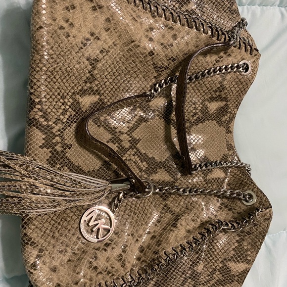 Gorgeous GLAMOROUS MK bag, almost new - Picture 8 of 10